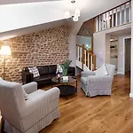 Golebia 8 Aparthotel 4*