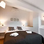 Golebia 8 Aparthotel 4*