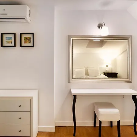 Hotel apartamentowy Gołębia 8