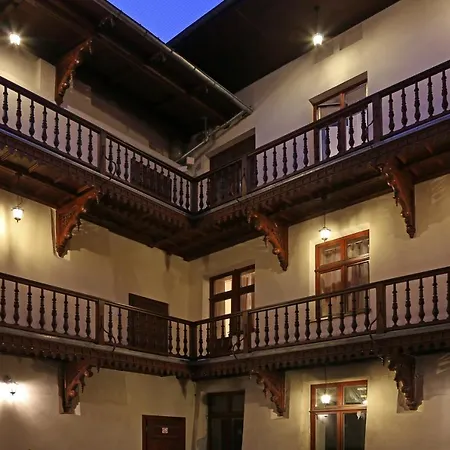 Gołębia 8