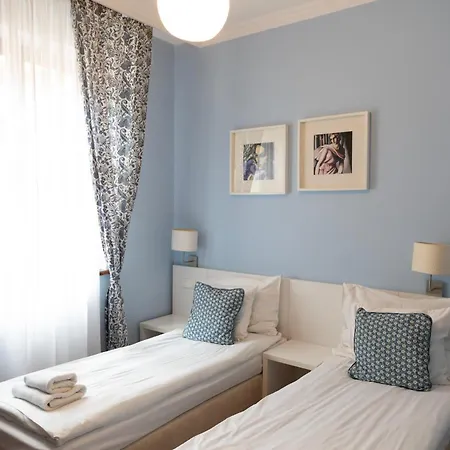 Hotel apartamentowy Gołębia 8