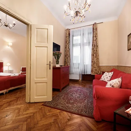 Hotel apartamentowy Gołębia 8
