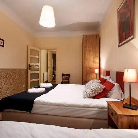 Gołębia 8 Hotel apartamentowy 4*