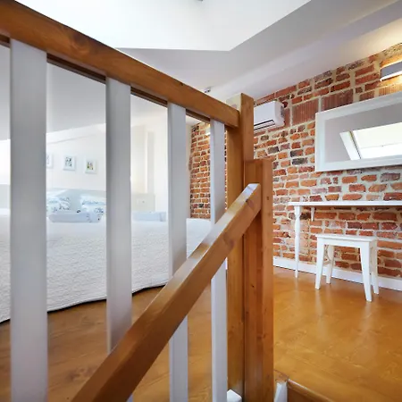 Gołębia 8 Apartahotel 3*