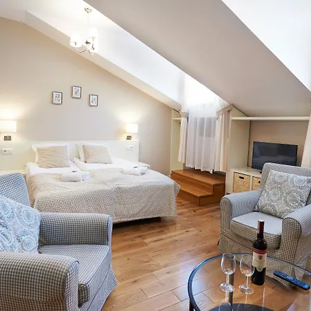 Apartahotel Gołębia 8