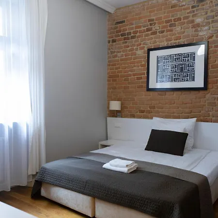 Gołębia 8 Apartahotel 3*
