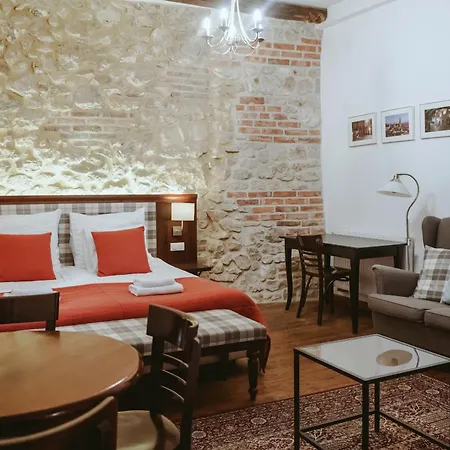 Gołębia 8 3* Cracovia