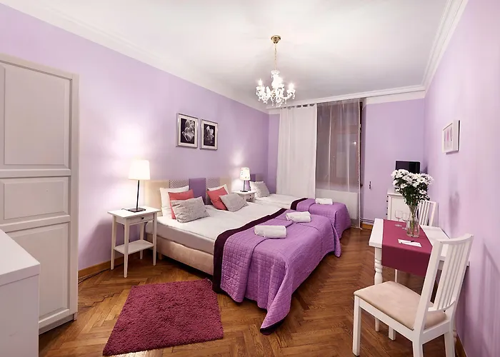 Golebia 8 Aparthotel 4*