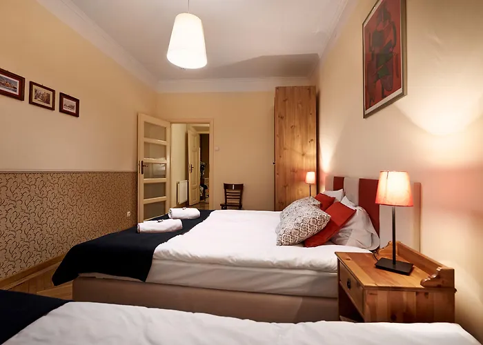 Golebia 8 Aparthotel 4*