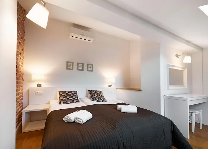 Golebia 8 Aparthotel 4*