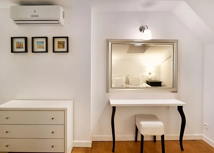 Golebia 8 Aparthotel 4*