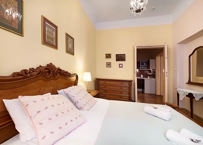 Golebia 8 Aparthotel