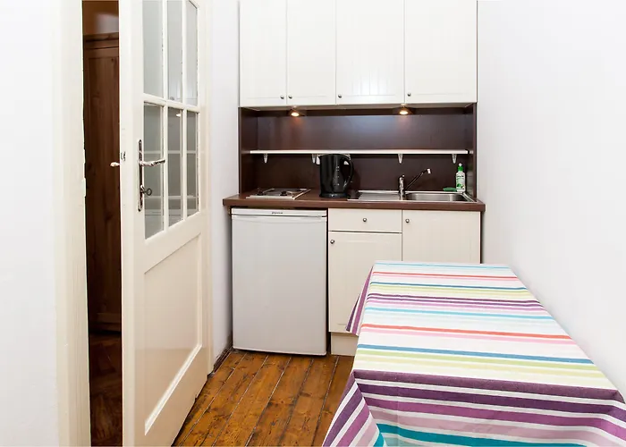 Aparthotel Golebia 8