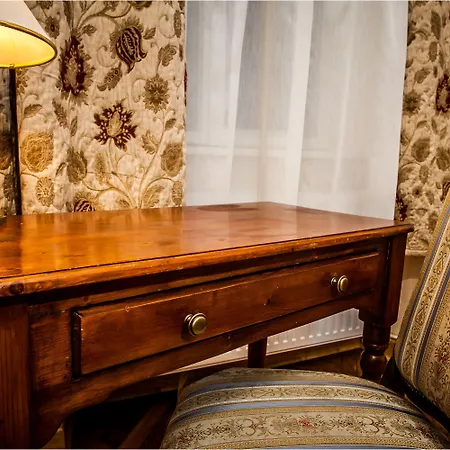 Golebia 8 Lejlighedshotel