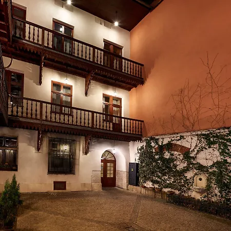 Golebia 8 Lejlighedshotel 4*