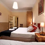 Gołębia 8 Hotel apartamentowy 4*