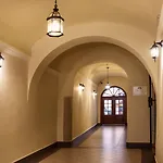 Gołębia 8 Hotel apartamentowy
