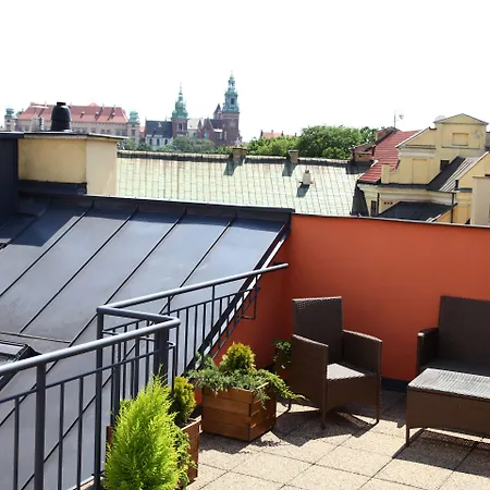 Golebia 8 Aparthotel 4*